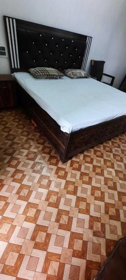 Hotel O Brave Knight Meerut Eksteriør bilde
